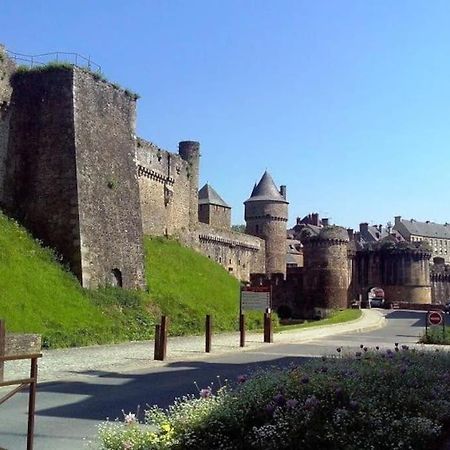 House At The Foot Of The Castle Of Fougeres 빌라 외부 사진