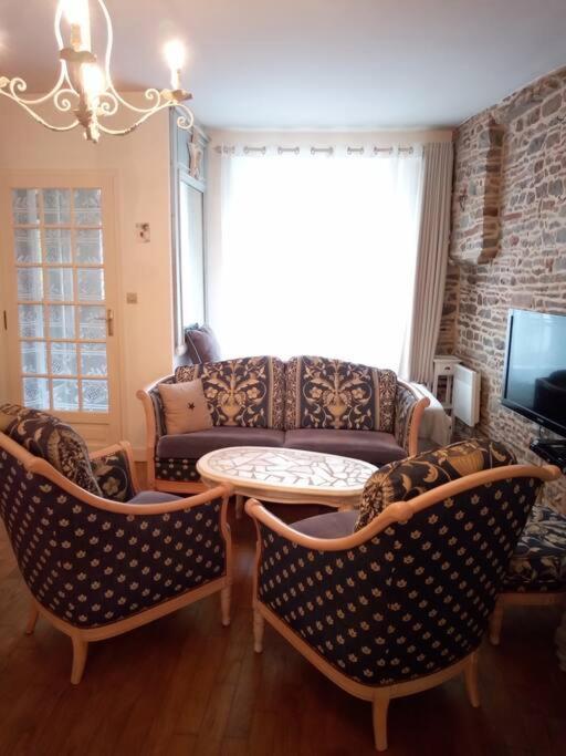 House At The Foot Of The Castle Of Fougeres 빌라 외부 사진