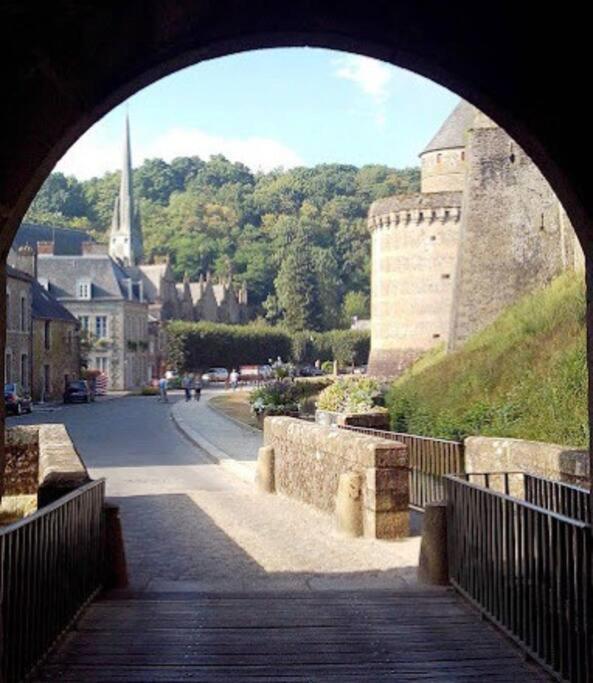 House At The Foot Of The Castle Of Fougeres 빌라 외부 사진